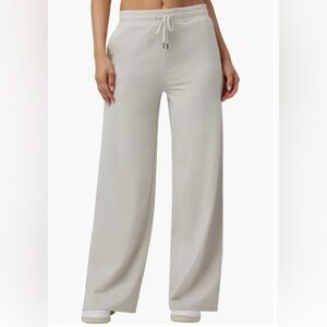 Vuori Women's Wide Leg Pants in Cream